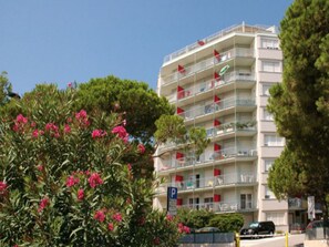 Apartment, 2 Bedrooms, Balcony, Ocean View | Front of property