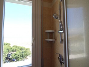 Apartment, 2 Bedrooms, Balcony, Ocean View | Bathroom - Sixth-floor Apartment With Spectacular View (Lignano Sabbiadoro)