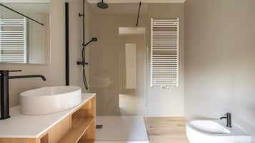 Free toiletries, hair dryer