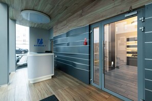 Property entrance - Batorego 7 Apartament Gdynia by Renters (Gdynia)