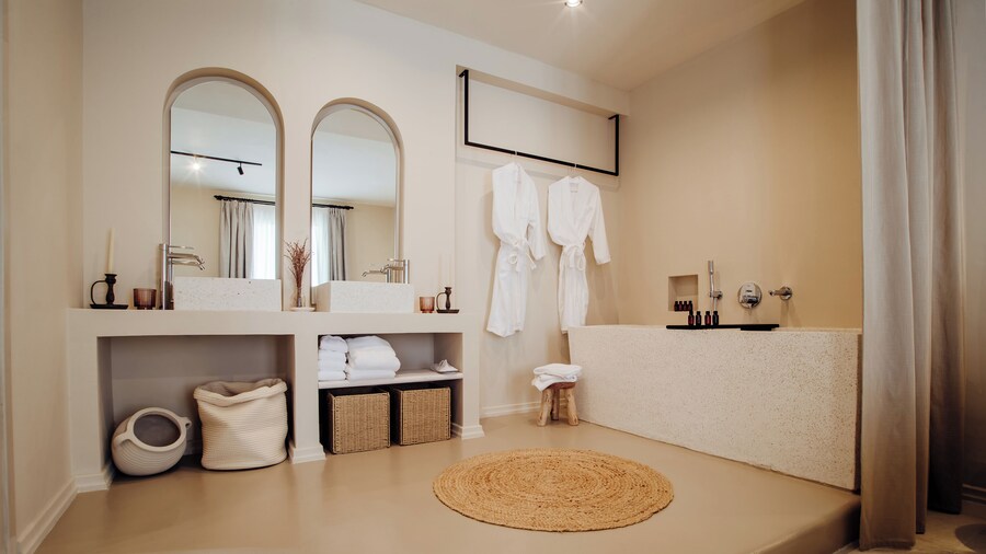 Thymises Boutique Hotel