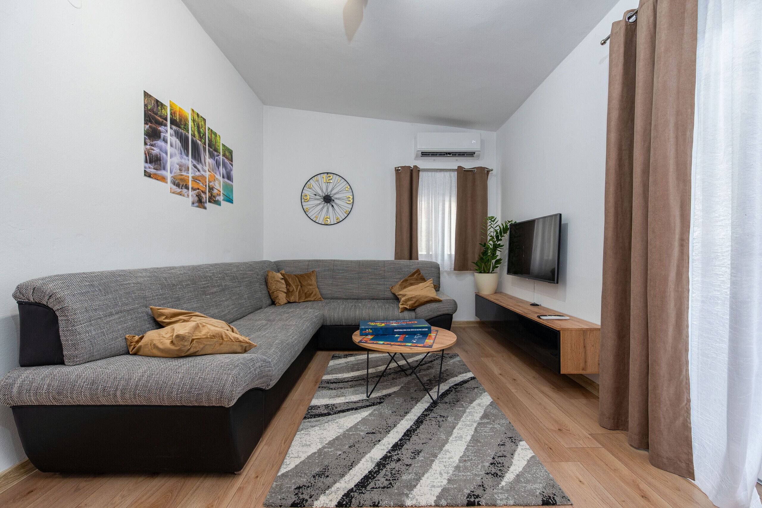 Villa, 3 Bedrooms, Private Pool, Mountain View | Living room | Fireplace