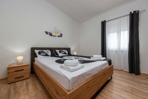3 habitaciones, cunas gratuitas y ropa de cama 