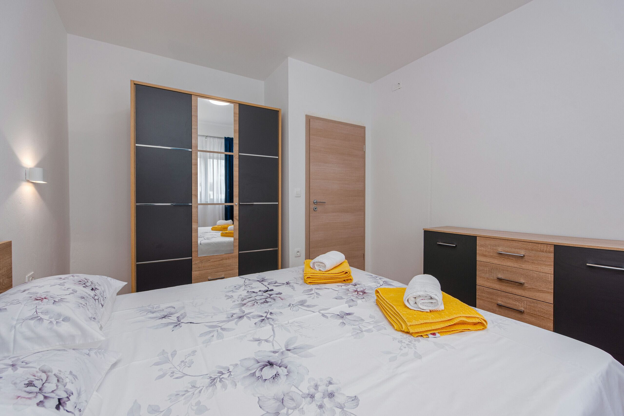 3 habitaciones, cunas gratuitas y ropa de cama 