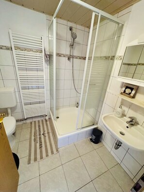 Towels, toilet paper