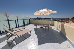 Deluxe Room | Terrace/patio