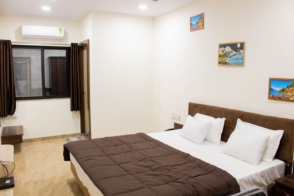 مكتب ومساحة عمل للكمبيوتر المحمول وواي فاي مجانًا