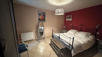 2 camere, ferro/asse da stiro, Wi-Fi gratuito