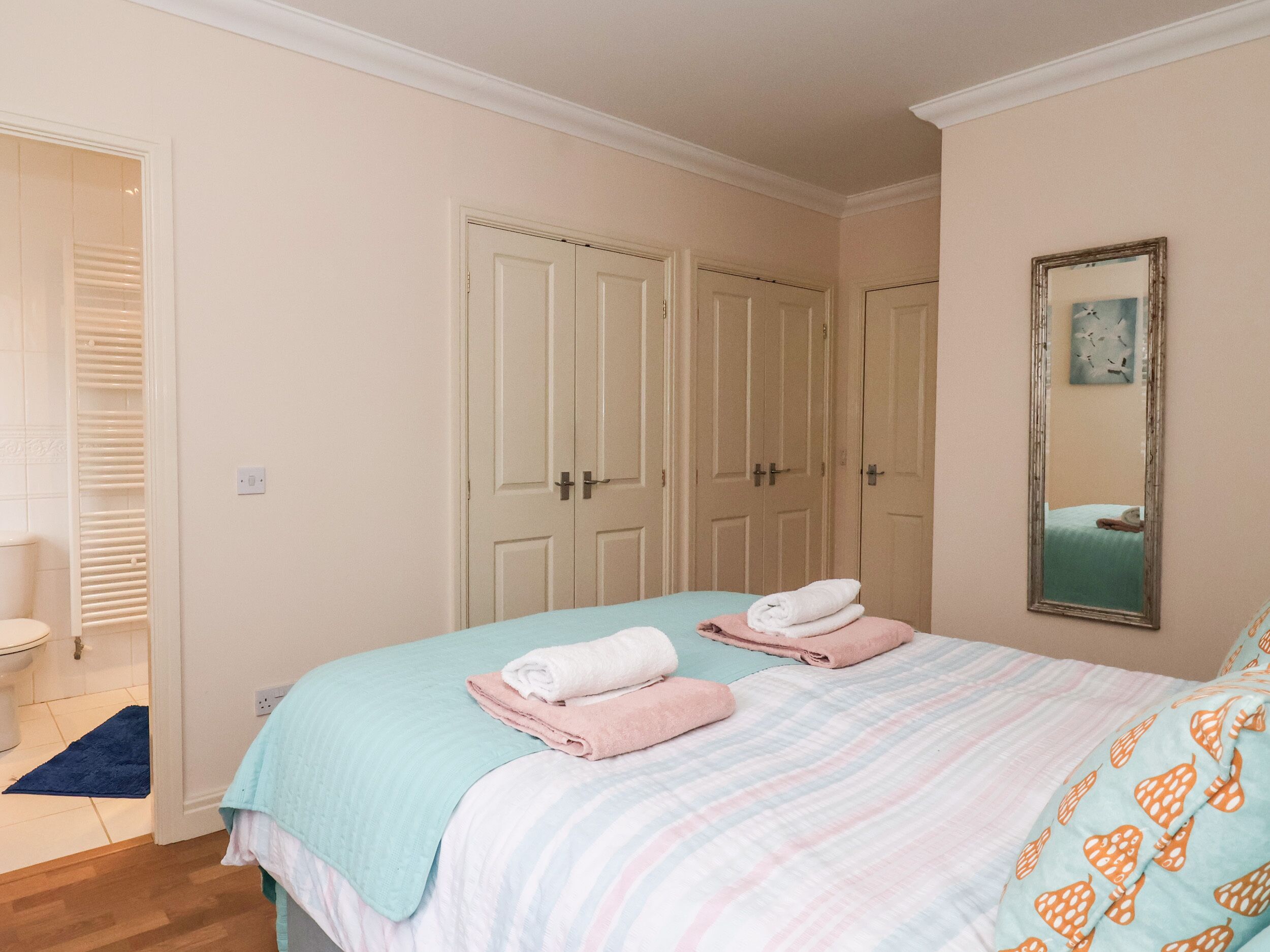 4 bedrooms, individually decorated, individually furnished, free WiFi