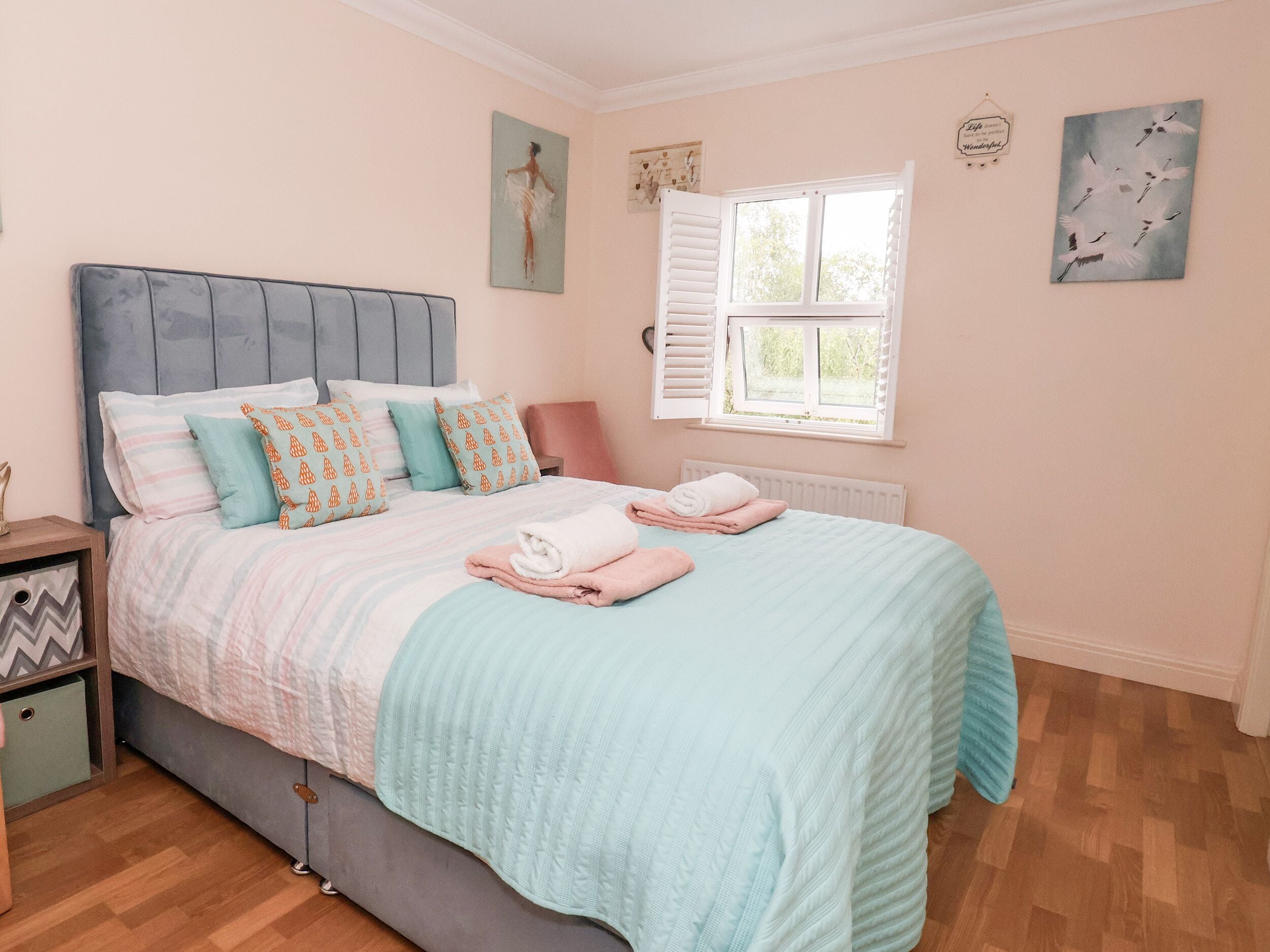 4 bedrooms, individually decorated, individually furnished, free WiFi