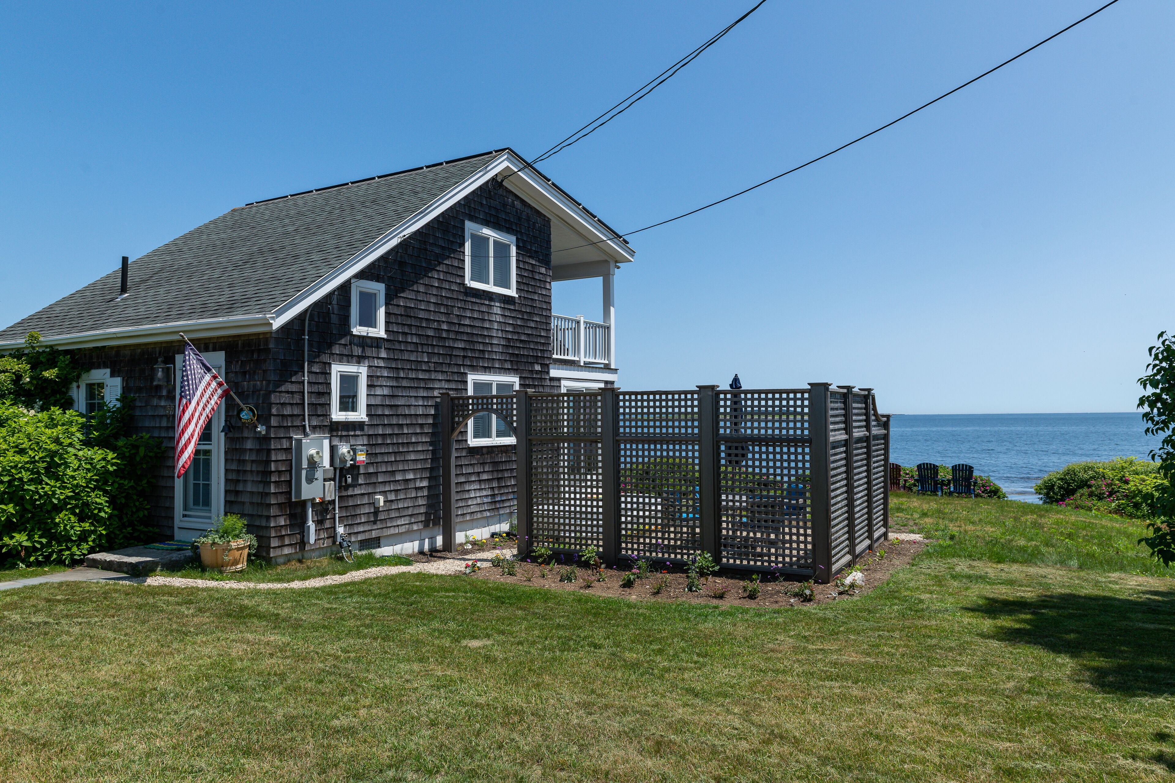 Sea Spray - Beautiful 2BR, 1BA cottage with expansive views of Casco Bay