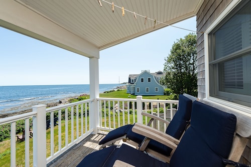 Sea Spray - Beautiful 2BR, 1BA cottage with expansive views of Casco Bay