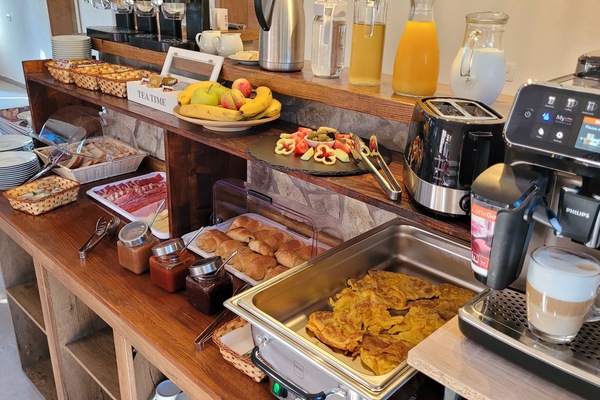 Daily buffet breakfast for a fee