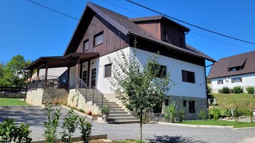 Fachada de la propiedad