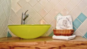 Leilighet, 2 soverom, balkong | Bad