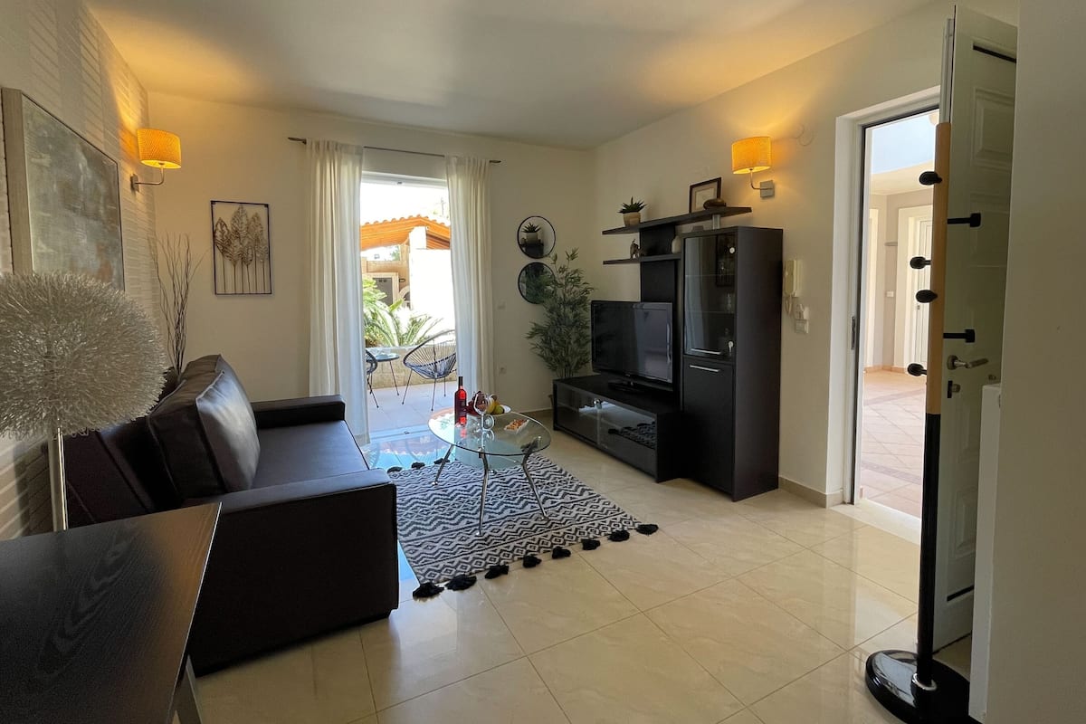 Artdeco Luxury Suites #A3 | 1 slaapkamer, individueel gedecoreerd, individueel gemeubileerd
