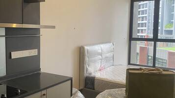 Condo, 1 Bedroom, Accessible, City View | Living area