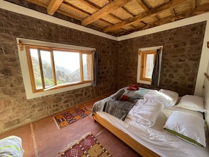 8 chambres, draps fournis