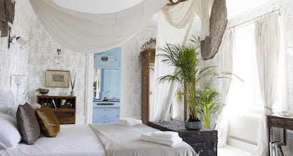 Chambre d’hôtes au Château Le Bas Bleu, Anaïs Nin