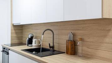 Apartment, 2 Bedrooms, Balcony, Ocean View | Private kitchen