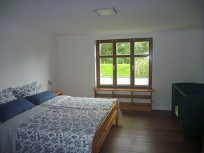 6 Schlafzimmer, Bügeleisen/Bügelbrett, Reisekinderbett, kostenloses WLAN