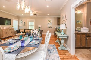 Casa, 3 quartos, sacada, vista para o jardim | Sala de jantar