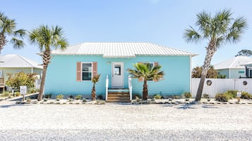 House, 3 Bedrooms, Balcony, Garden View | Exterior