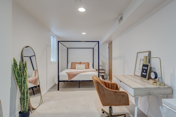 5 dormitoris, escriptori i planxa i posts de planxar