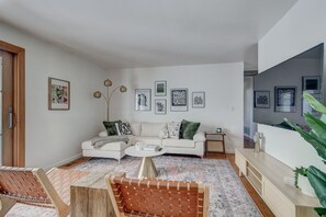 Smart TV, mesa de pingue-pongue