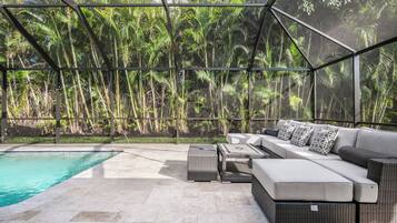 Piscine extérieure, piscine chauffée