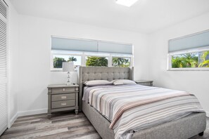 4 bedrooms, desk, iron/ironing board, travel cot