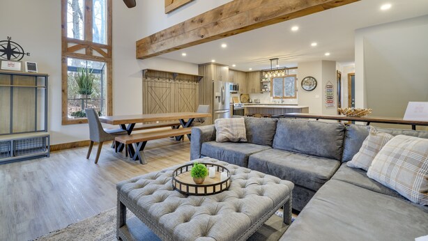 Fireplace, books - Townhome < 1 Mi to Camelback Mountain Resort (Tannersville)