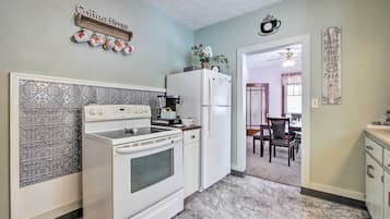 Microwave, oven, stovetop, blender