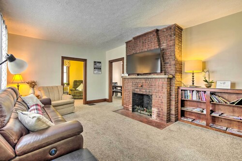 Cozy Wooster Abode Near Ohio Amish Country!