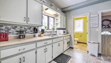 Microwave, oven, stovetop, blender