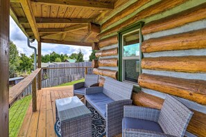 Interior - 17 Mi to Appalachian Trail! Mtn Retreat w/ Views (Marshall)