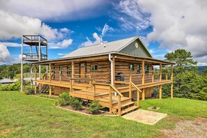 Interior - 17 Mi to Appalachian Trail! Mtn Retreat w/ Views (Marshall)