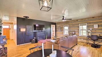 House (2 Bedrooms) | Interior