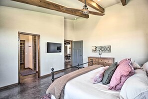 House (3 Bedrooms) | Interior - Pastoral Elgin Escape w/ Covered Patio & Grill! (Elgin)