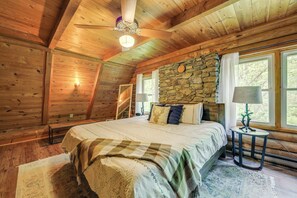 Interior - Hot Tub, Fire Pit: Waynesville Getaway Near Hiking (Canton)