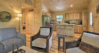 Private Hot Tub & EV Charger: Cozy Murphy Cabin!