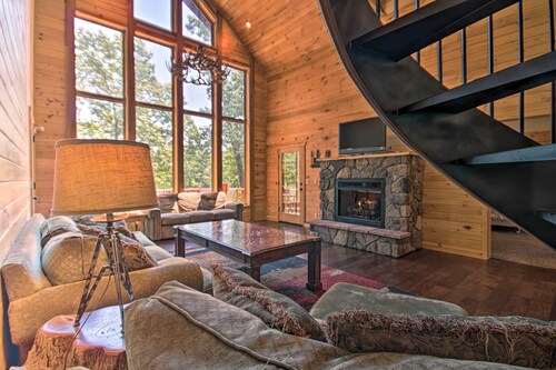 'rukarasa Cabin' w/ Yard & Dock at Grand Lake