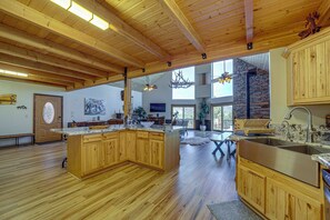 House (2 Bedrooms) | Interior - Mtn-view Deck at Home 7 Mi to Tonto Natural Bridge (Pine)
