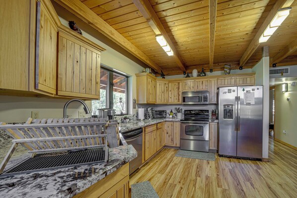 House (2 Bedrooms) | Interior