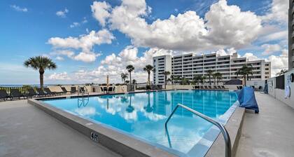 Balcony & Resort Amenities: Gulf Coast Escape!