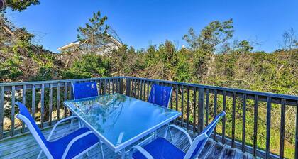 'west of the Moon' Ocean Apt w/ Beach Access!