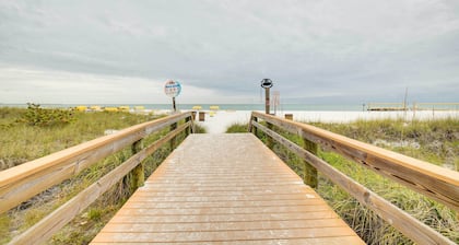 Steps to St. Pete Beach: Condo w/ Pool!