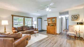 Cottage (3 Bedrooms) | Interior