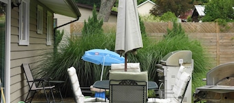 Cottage w/ Yard + Grill ~ 21 Mi to Hocking Hills!