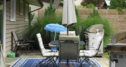 Cottage w/ Yard + Grill ~ 21 Mi to Hocking Hills!